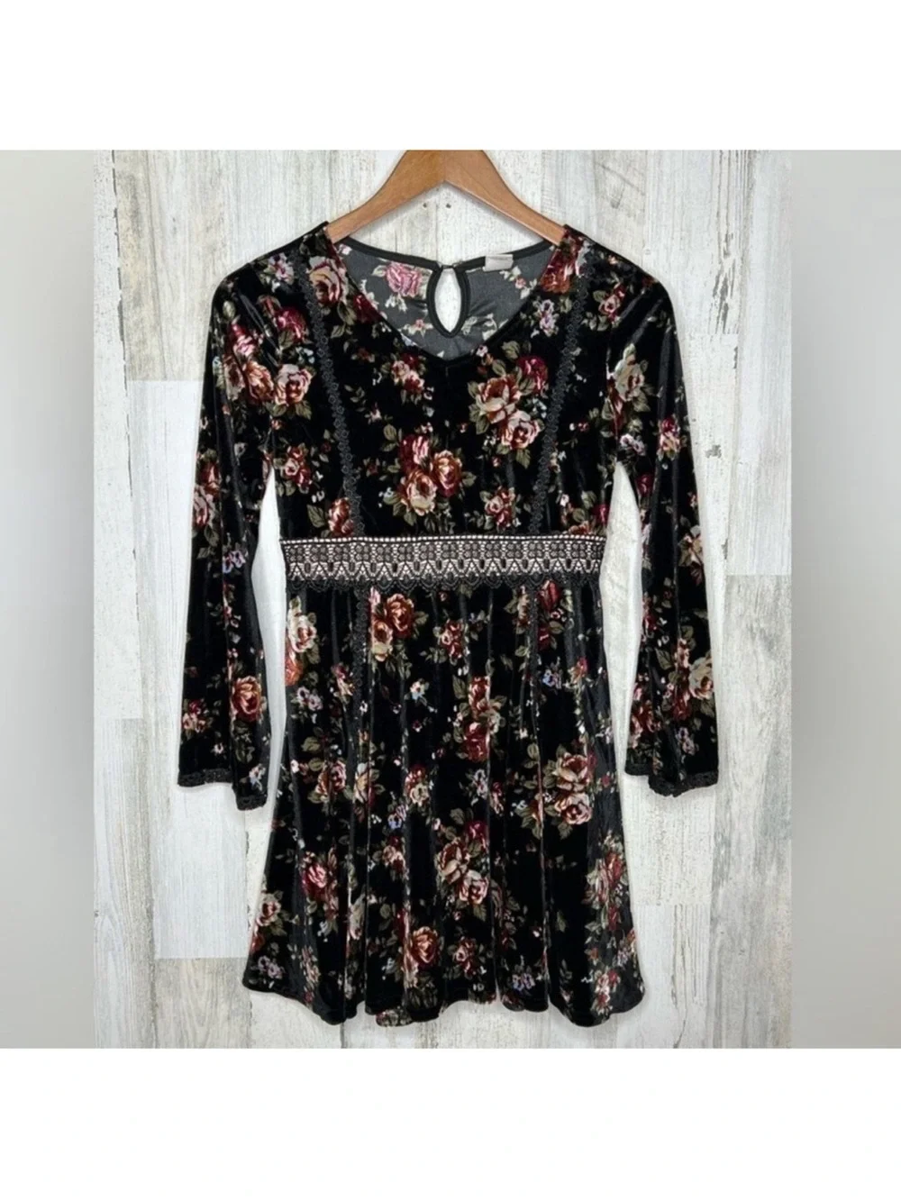 Arizona Girls Size 14 Black Floral Velvet Dress Lace Trim Long Sleeve